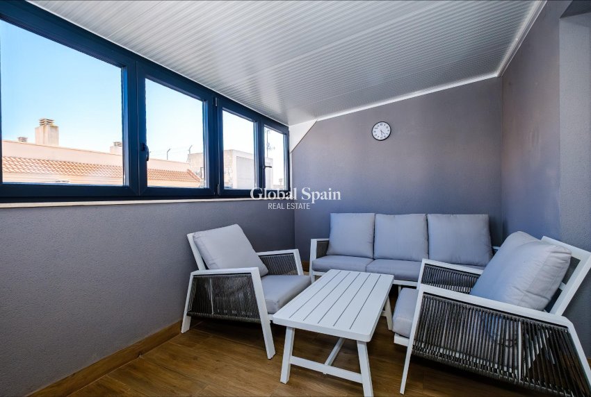 Wiederverkauf - WOHNUNG -
TORREVIEJA - Playa del Cura