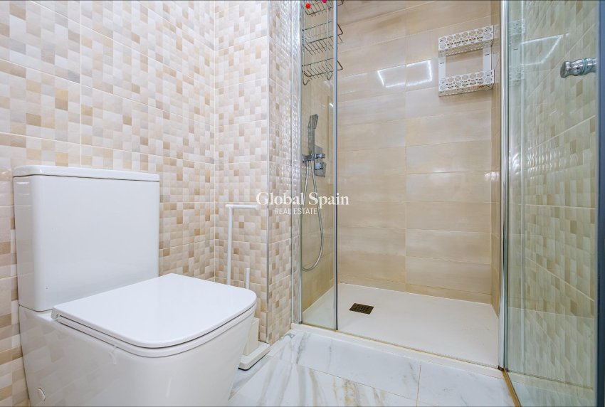 Wiederverkauf - WOHNUNG -
TORREVIEJA - Playa del Cura