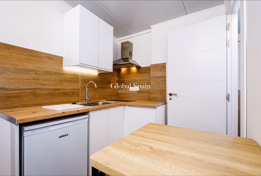 Wiederverkauf - WOHNUNG -
TORREVIEJA - Playa del Cura