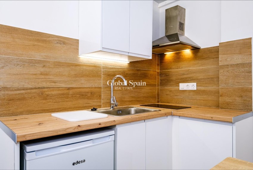 Wiederverkauf - WOHNUNG -
TORREVIEJA - Playa del Cura