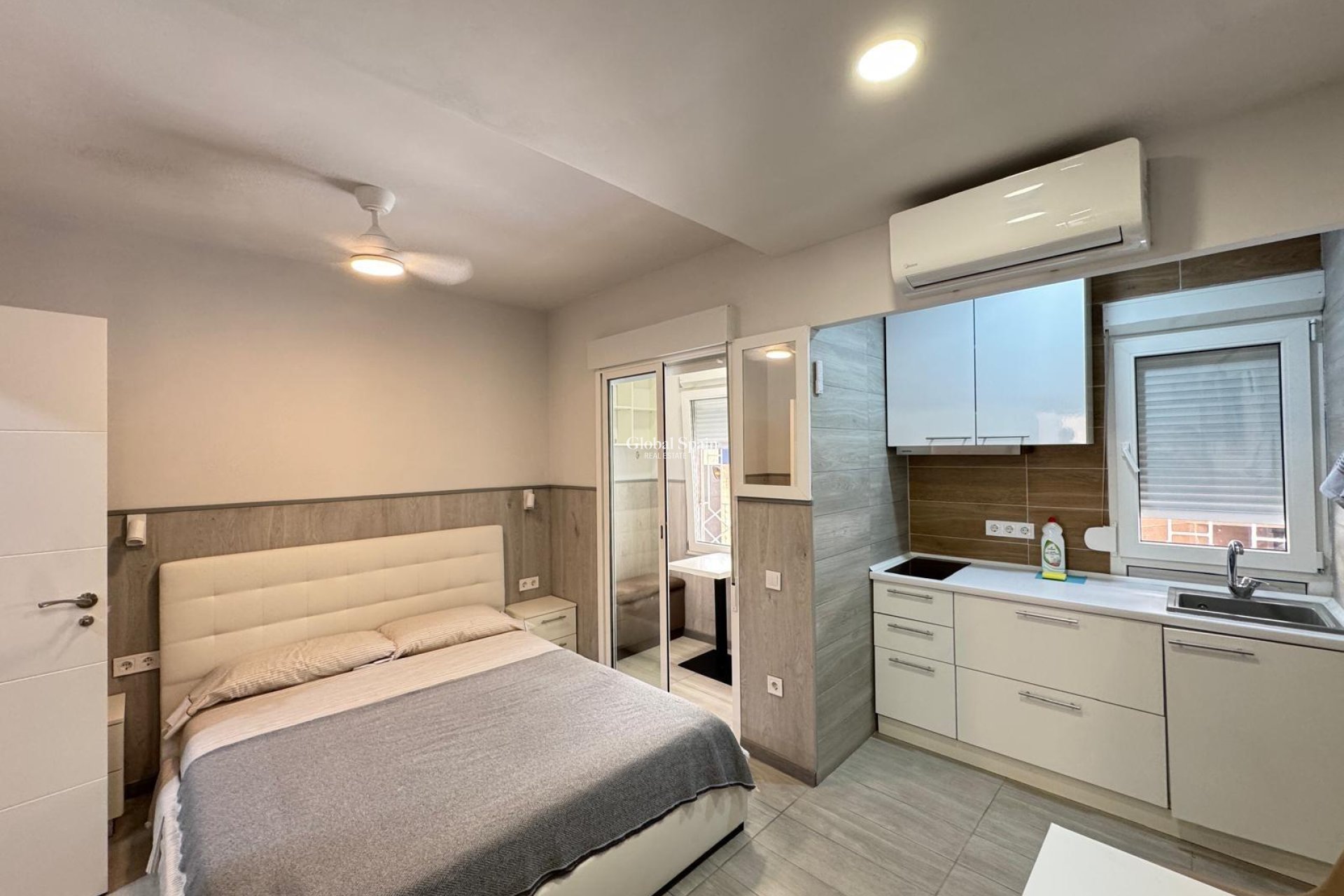 Wiederverkauf - WOHNUNG -
TORREVIEJA - Playa del Cura