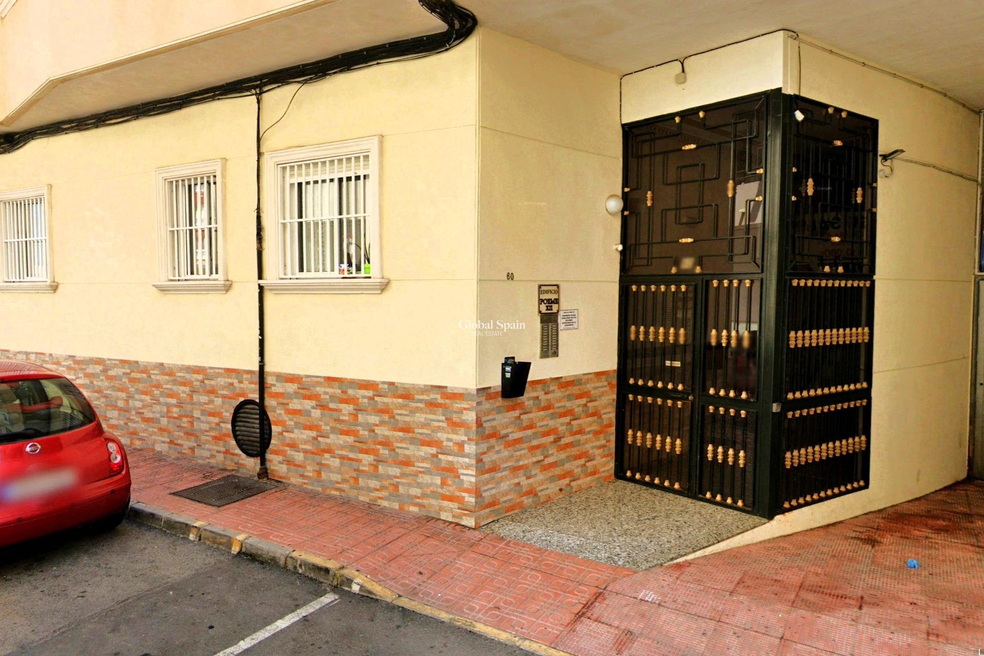 Wiederverkauf - WOHNUNG -
TORREVIEJA - Playa del Cura