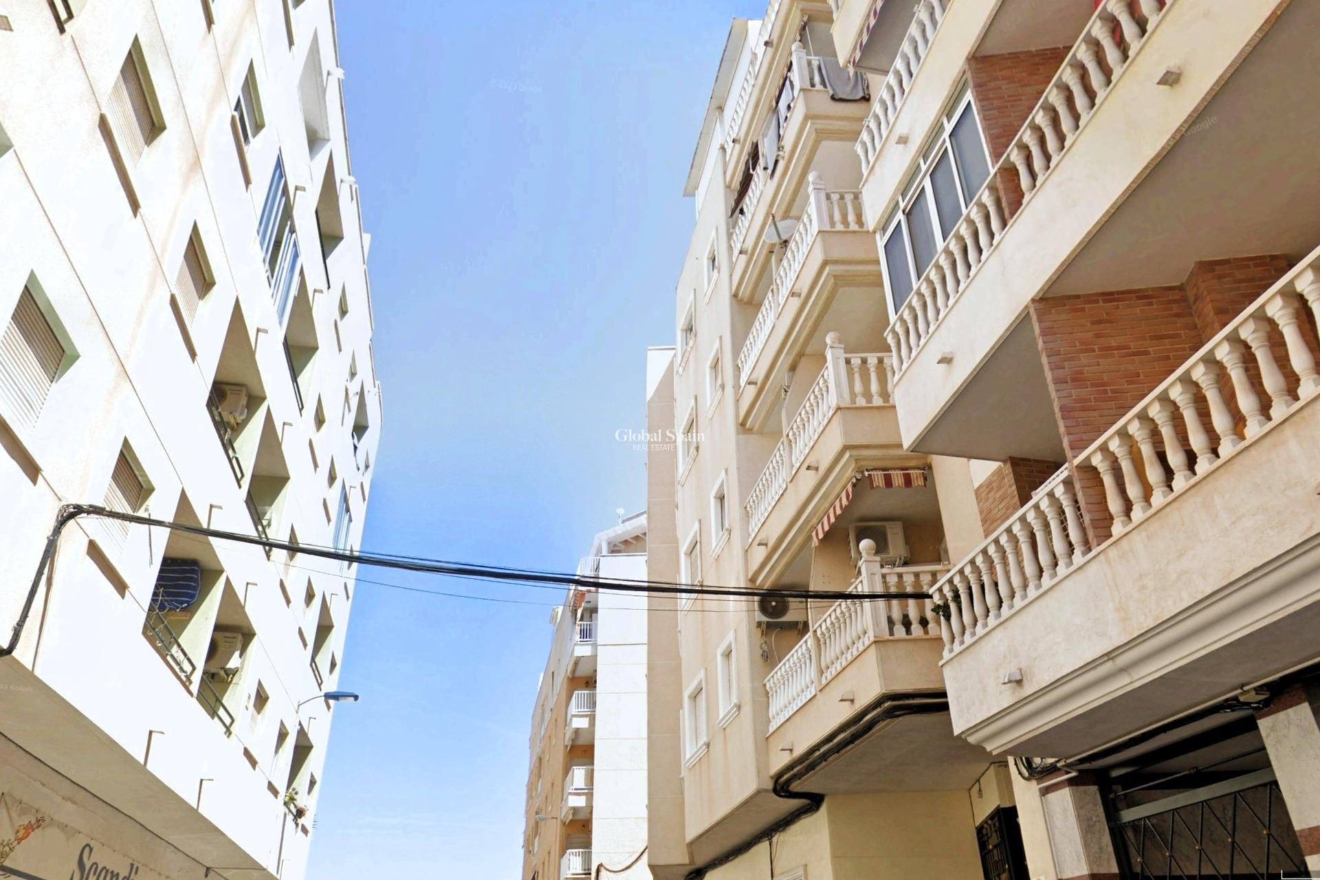 Wiederverkauf - WOHNUNG -
TORREVIEJA - Playa del Cura