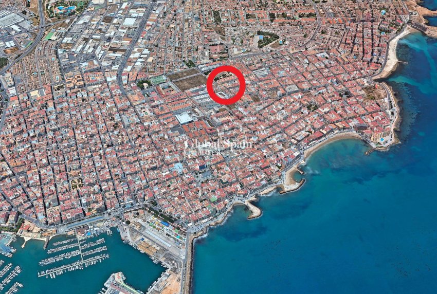 Wiederverkauf - WOHNUNG -
TORREVIEJA - Playa del Cura