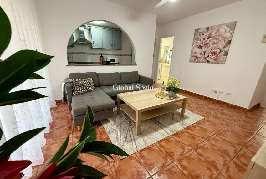 Wiederverkauf - WOHNUNG -
TORREVIEJA - Playa del Cura