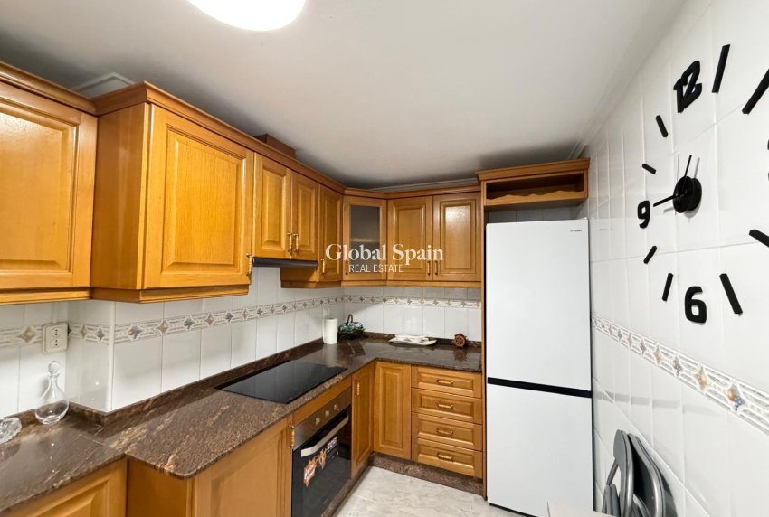 Wiederverkauf - WOHNUNG -
TORREVIEJA - Playa del Cura