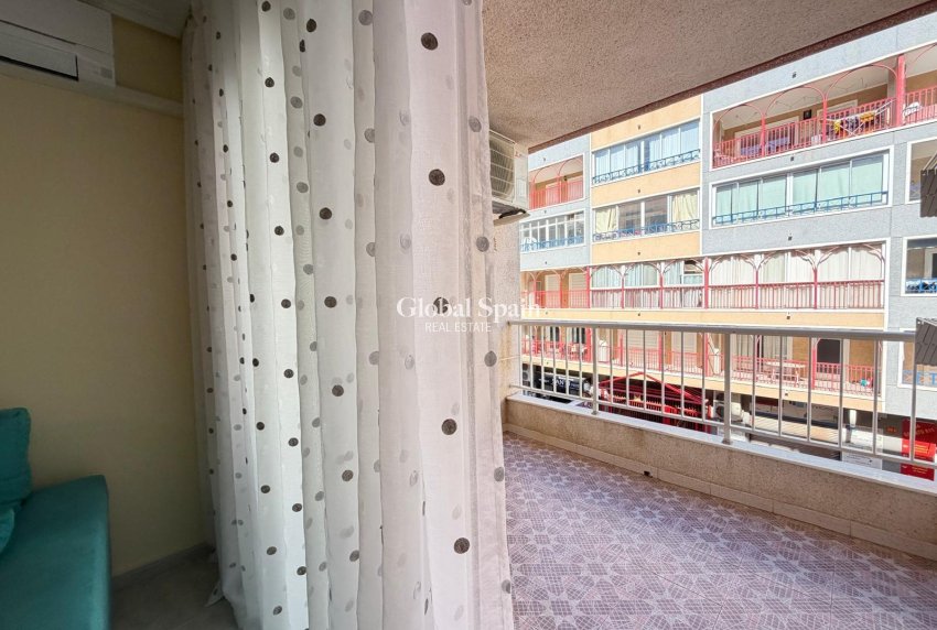 Wiederverkauf - WOHNUNG -
TORREVIEJA - Playa del Cura