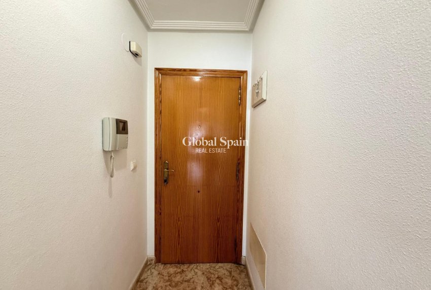 Wiederverkauf - WOHNUNG -
TORREVIEJA - Playa del Cura