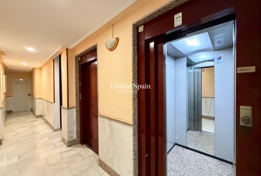 Wiederverkauf - WOHNUNG -
TORREVIEJA - Playa del Cura