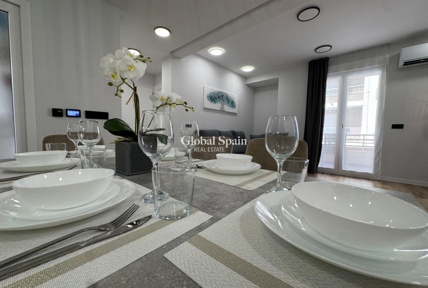 Wiederverkauf - WOHNUNG -
TORREVIEJA - Playa del Cura