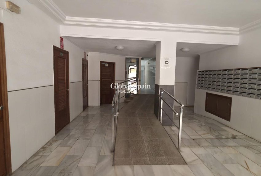 Wiederverkauf - WOHNUNG -
TORREVIEJA - Playa del Cura