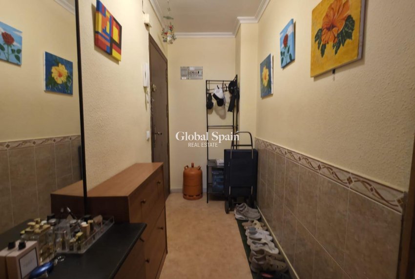 Wiederverkauf - WOHNUNG -
TORREVIEJA - Playa del Cura