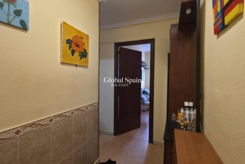 Wiederverkauf - WOHNUNG -
TORREVIEJA - Playa del Cura