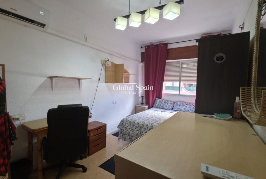 Wiederverkauf - WOHNUNG -
TORREVIEJA - Playa del Cura