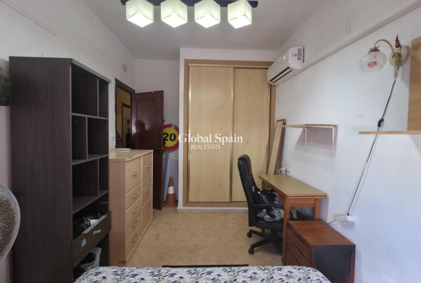 Wiederverkauf - WOHNUNG -
TORREVIEJA - Playa del Cura