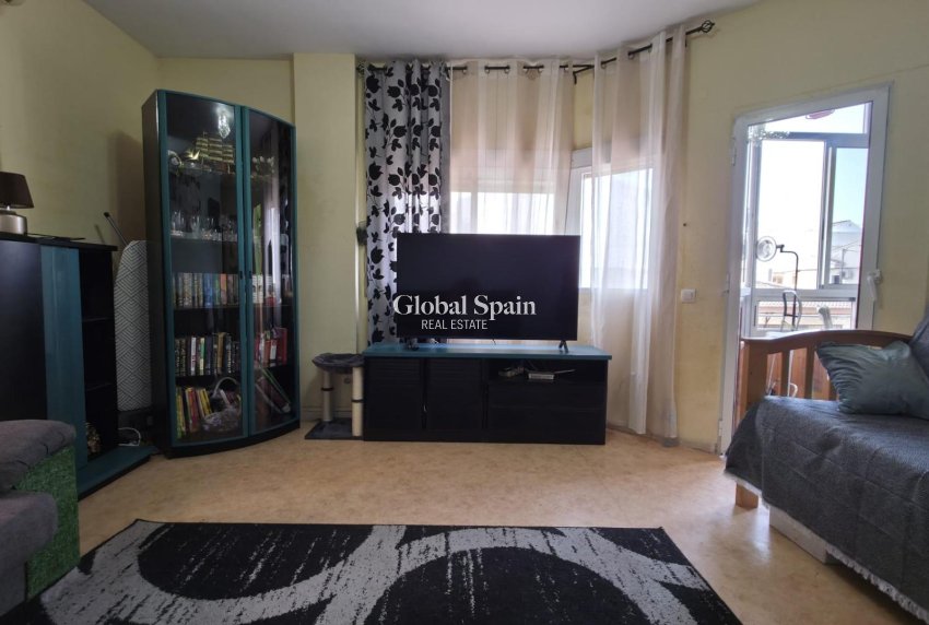 Wiederverkauf - WOHNUNG -
TORREVIEJA - Playa del Cura