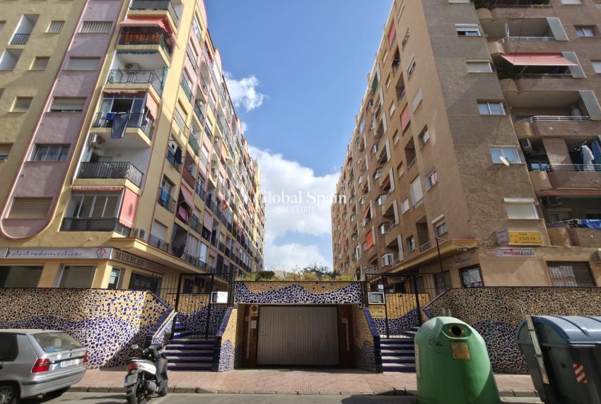 Wiederverkauf - WOHNUNG -
TORREVIEJA - Playa del Cura