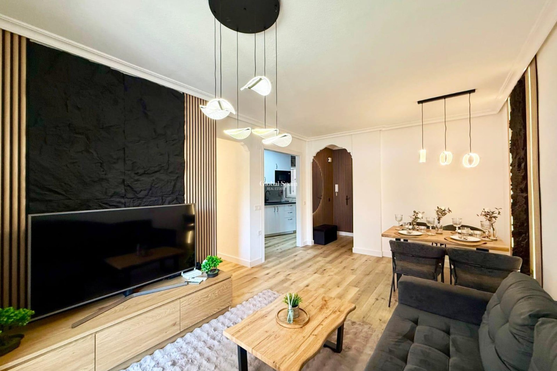 Wiederverkauf - WOHNUNG -
TORREVIEJA - Playa del Cura