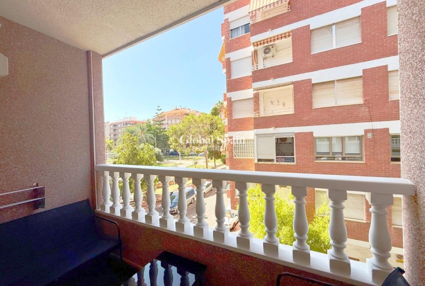 Wiederverkauf - WOHNUNG -
TORREVIEJA - Playa del Cura