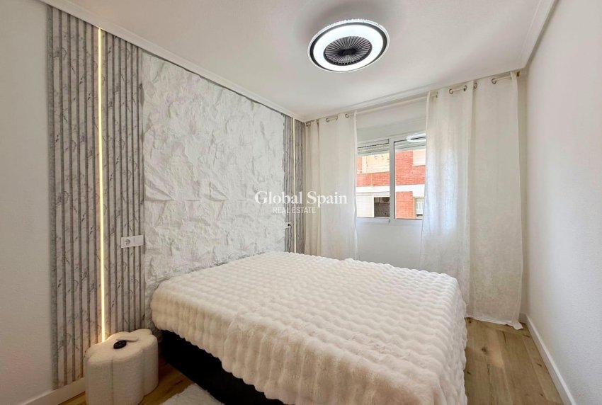 Wiederverkauf - WOHNUNG -
TORREVIEJA - Playa del Cura