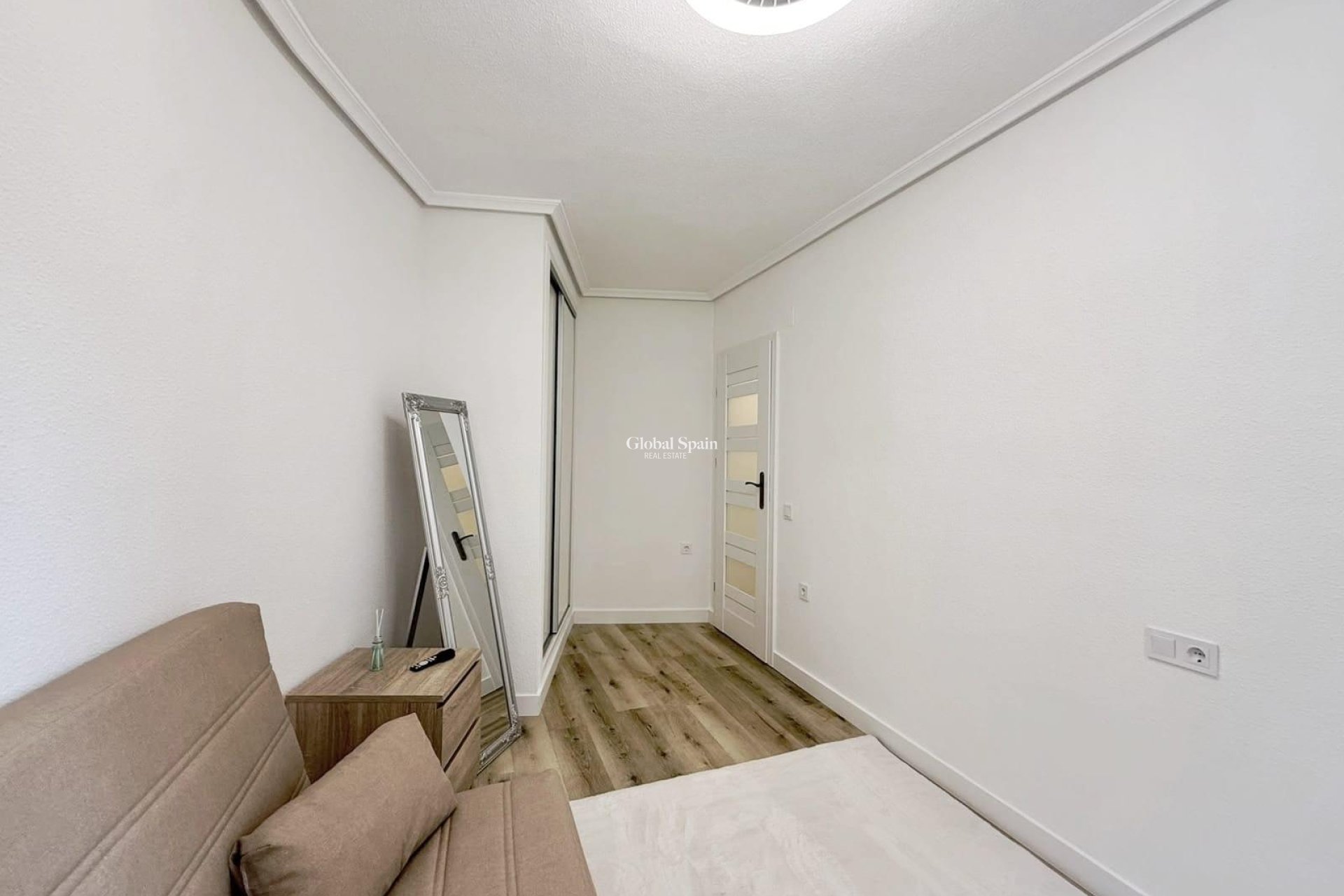 Wiederverkauf - WOHNUNG -
TORREVIEJA - Playa del Cura