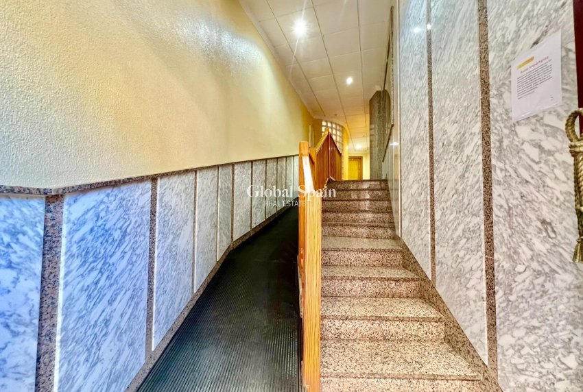 Wiederverkauf - WOHNUNG -
TORREVIEJA - Playa del Cura