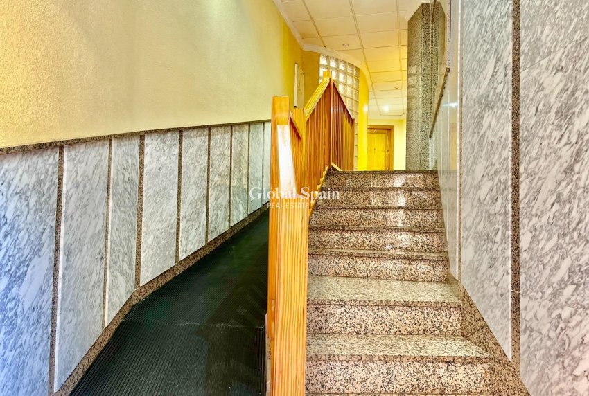 Wiederverkauf - WOHNUNG -
TORREVIEJA - Playa del Cura