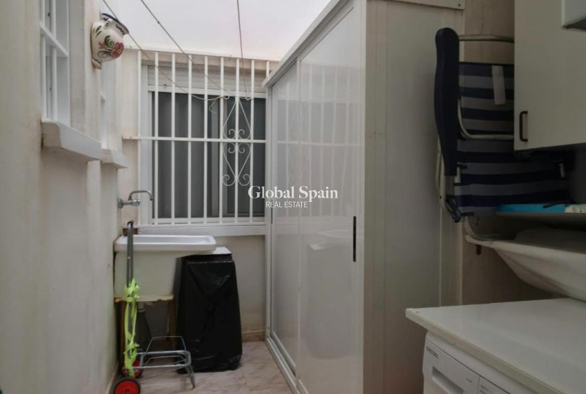 Wiederverkauf - WOHNUNG -
TORREVIEJA - Playa del Cura