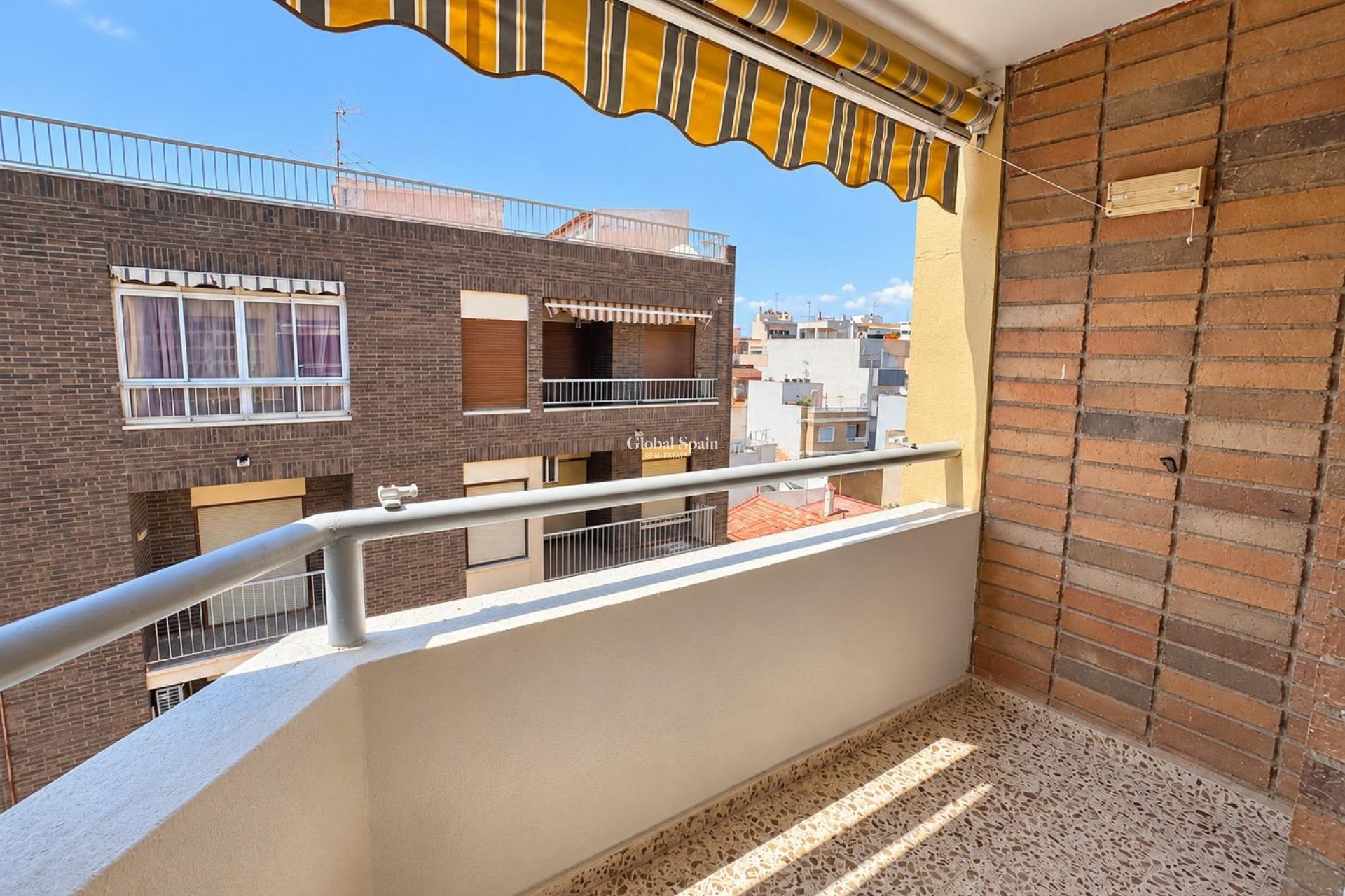 Wiederverkauf - WOHNUNG -
TORREVIEJA - Playa del cura