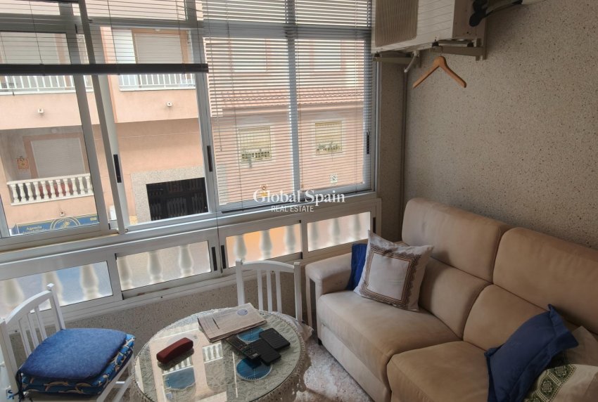 Wiederverkauf - WOHNUNG -
TORREVIEJA - Playa del Cura