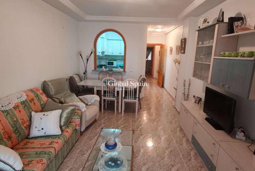 Wiederverkauf - WOHNUNG -
TORREVIEJA - Playa del Cura
