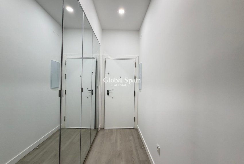 Wiederverkauf - WOHNUNG -
TORREVIEJA - Playa del Cura