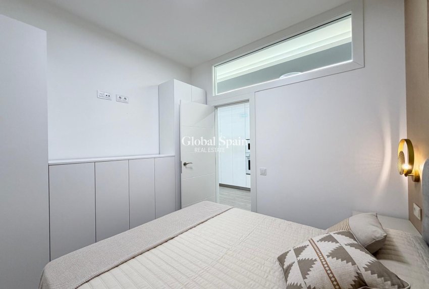 Wiederverkauf - WOHNUNG -
TORREVIEJA - Playa del Cura