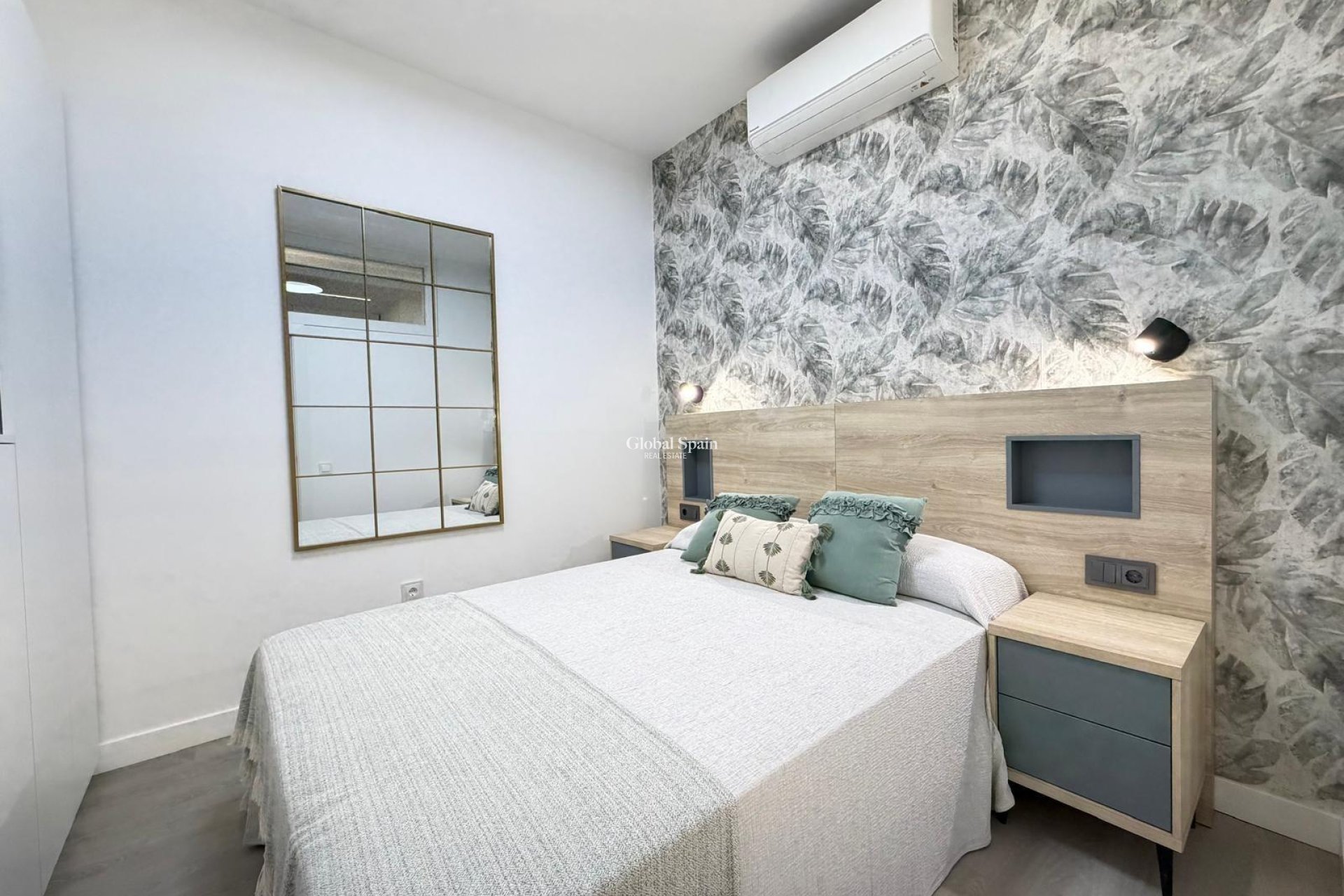 Wiederverkauf - WOHNUNG -
TORREVIEJA - Playa del Cura