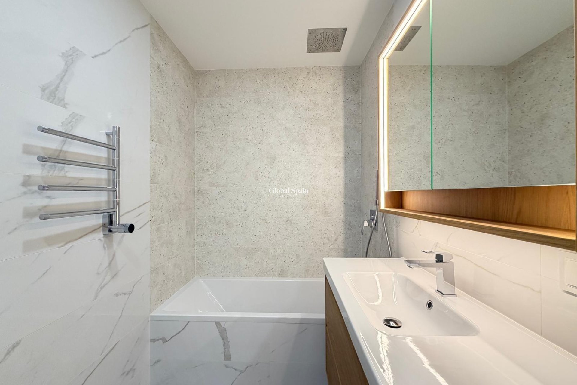 Wiederverkauf - WOHNUNG -
TORREVIEJA - Playa del Cura