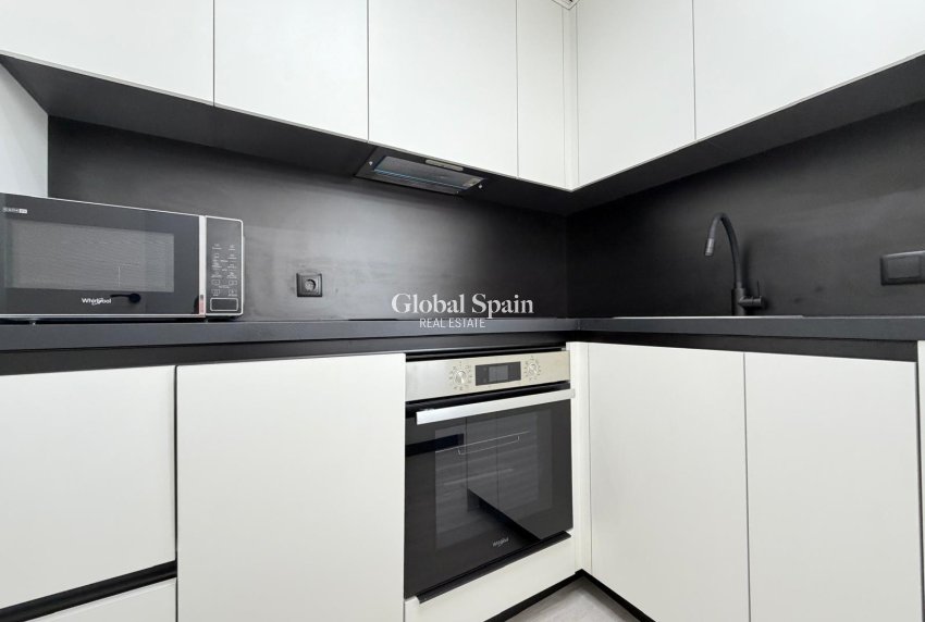 Wiederverkauf - WOHNUNG -
TORREVIEJA - Playa del Cura