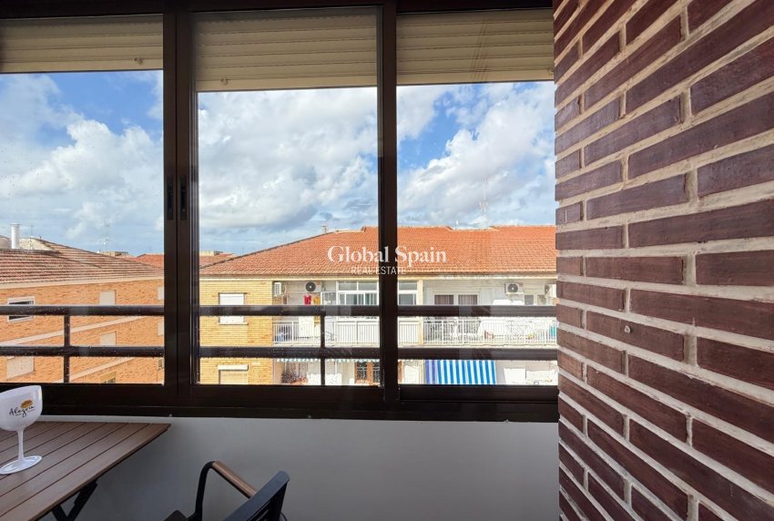 Wiederverkauf - WOHNUNG -
TORREVIEJA - Playa del Cura