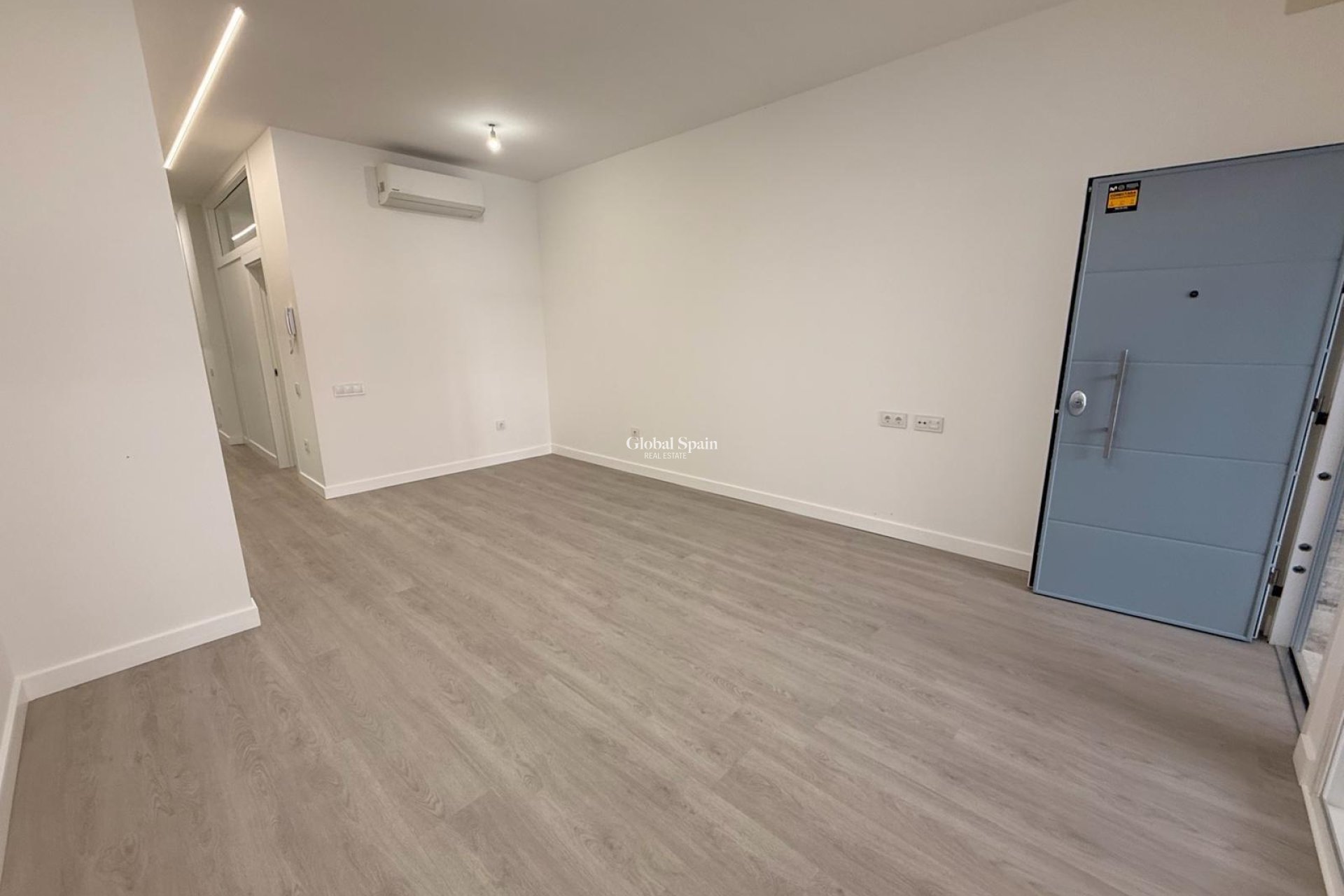 Wiederverkauf - WOHNUNG -
TORREVIEJA - Playa del Cura