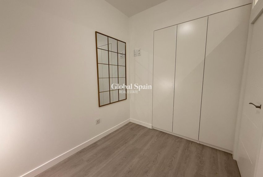 Wiederverkauf - WOHNUNG -
TORREVIEJA - Playa del Cura