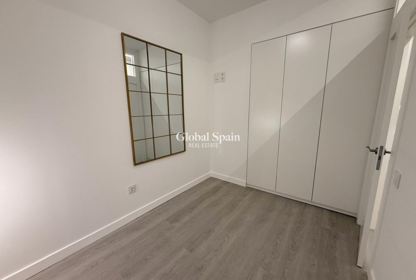 Wiederverkauf - WOHNUNG -
TORREVIEJA - Playa del Cura