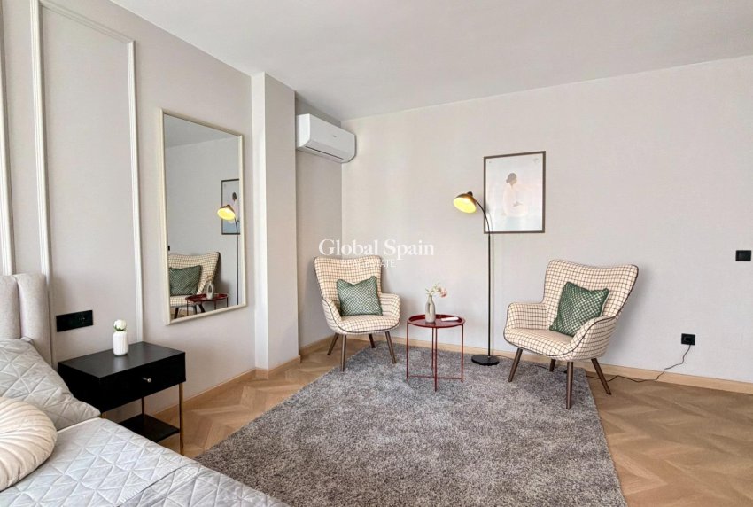 Wiederverkauf - WOHNUNG -
TORREVIEJA - Playa del Cura