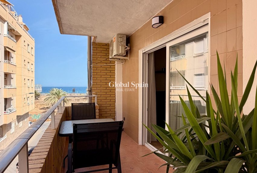 Wiederverkauf - WOHNUNG -
TORREVIEJA - Playa del Cura