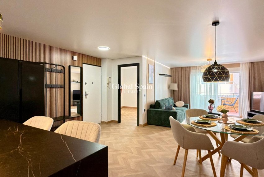 Wiederverkauf - WOHNUNG -
TORREVIEJA - Playa del Cura
