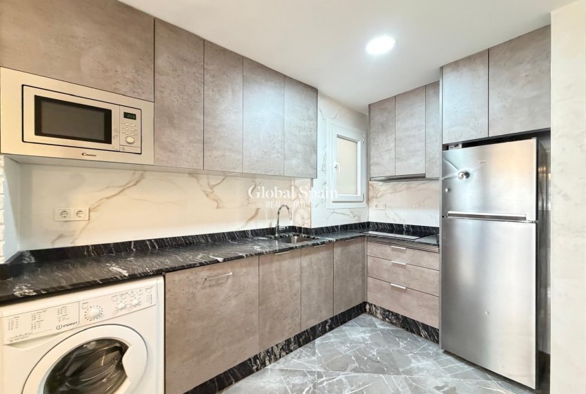 Wiederverkauf - WOHNUNG -
TORREVIEJA - Playa del Cura