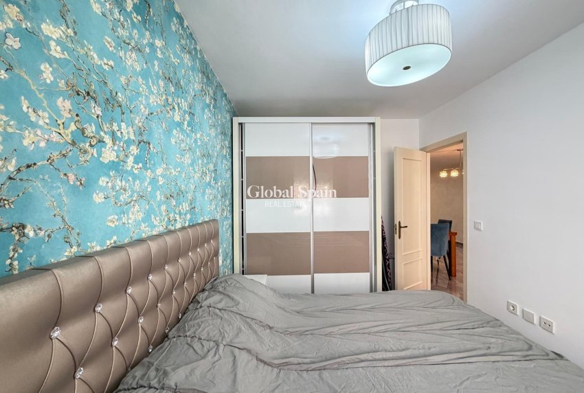 Wiederverkauf - WOHNUNG -
TORREVIEJA - Playa del Cura