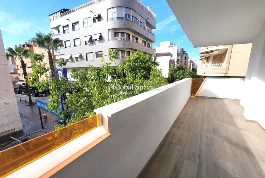 Wiederverkauf - WOHNUNG -
TORREVIEJA - Playa del Cura
