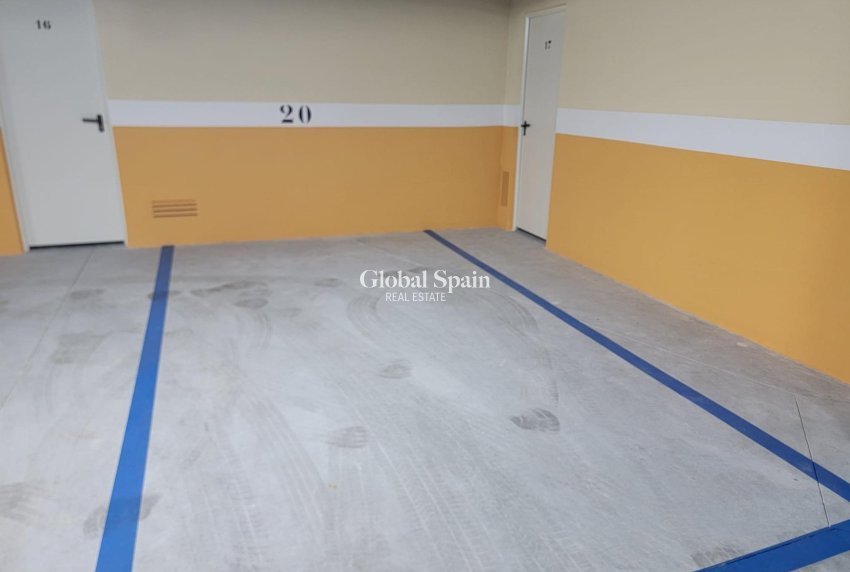 Wiederverkauf - WOHNUNG -
TORREVIEJA - Playa del Cura