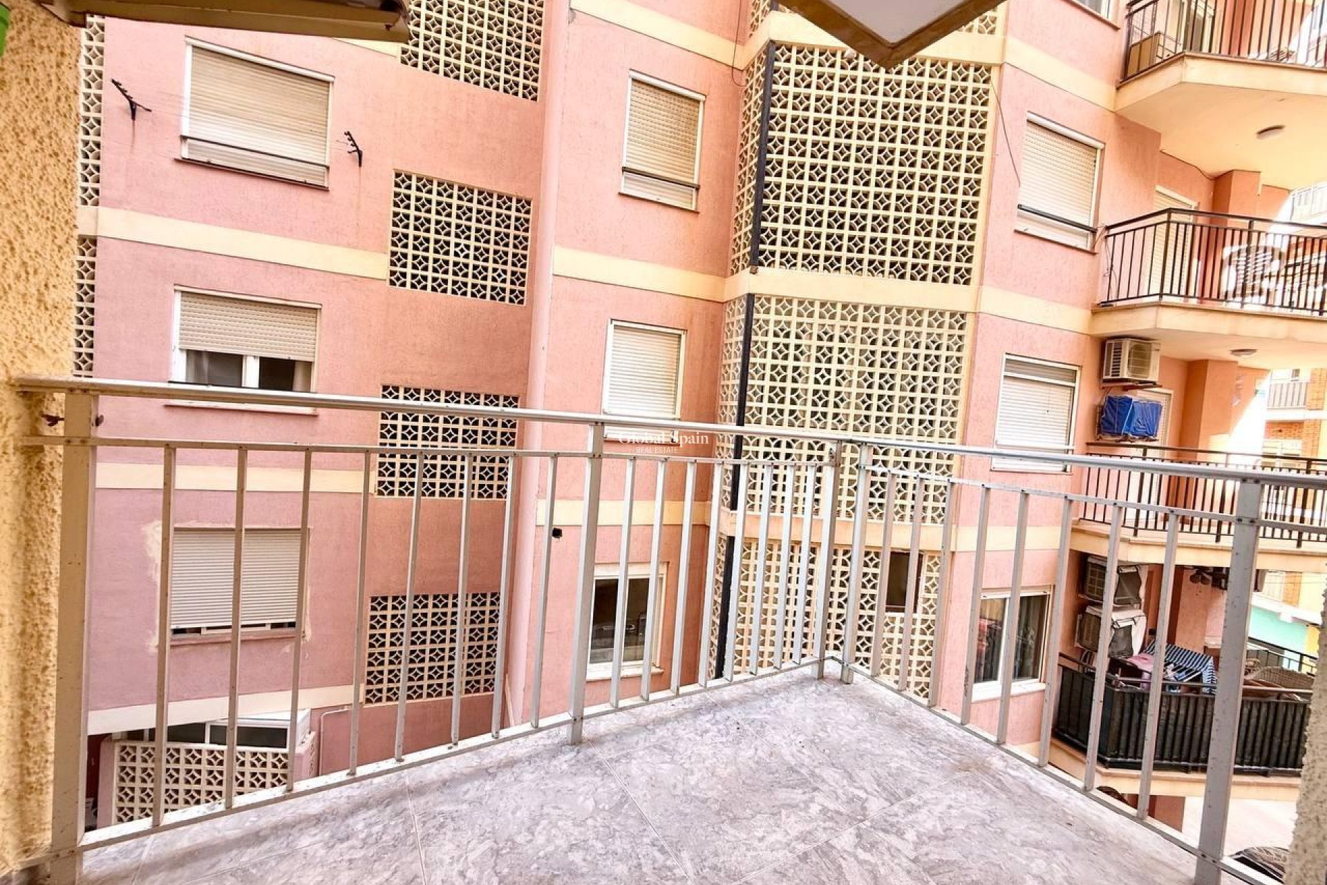 Wiederverkauf - WOHNUNG -
TORREVIEJA - Playa del Cura