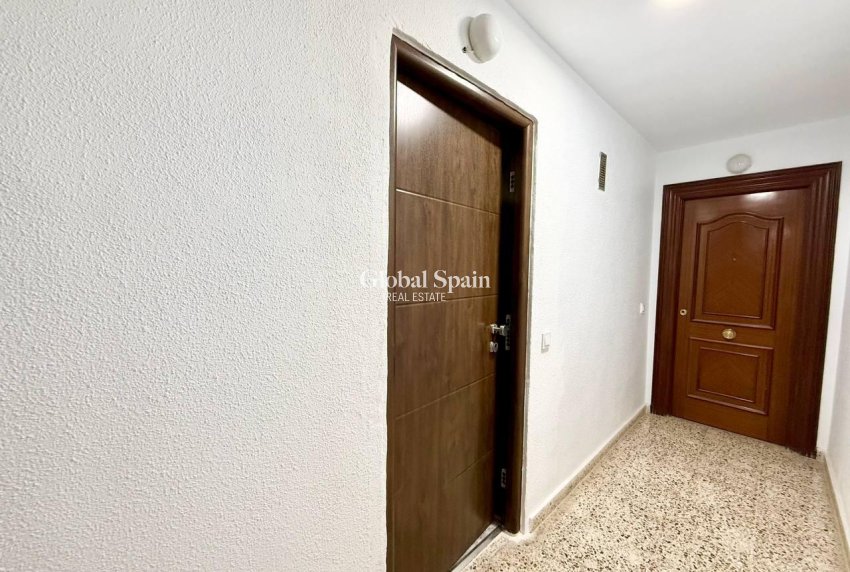 Wiederverkauf - WOHNUNG -
TORREVIEJA - Playa del Cura