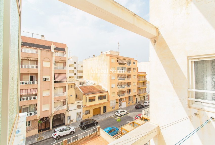 Wiederverkauf - Wohnung -
TORREVIEJA - Playa del cura